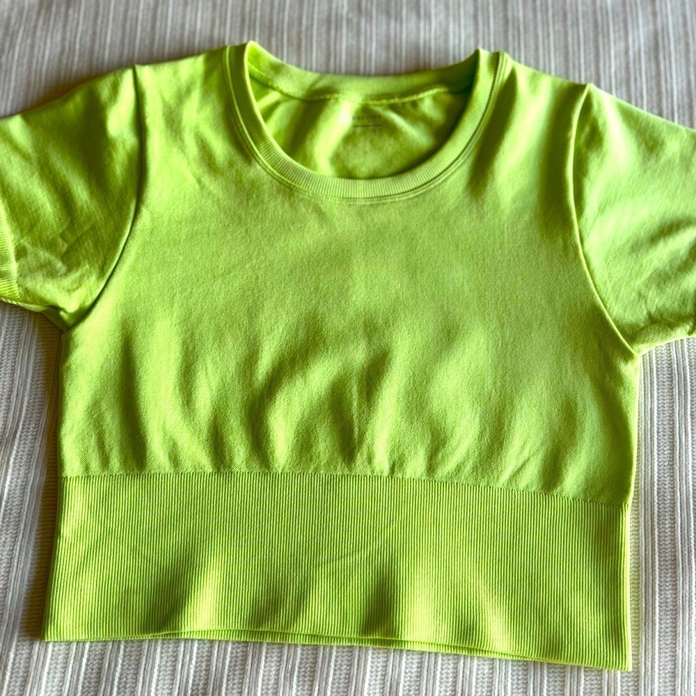 OFFLINE Lime Green Crop Top🍋